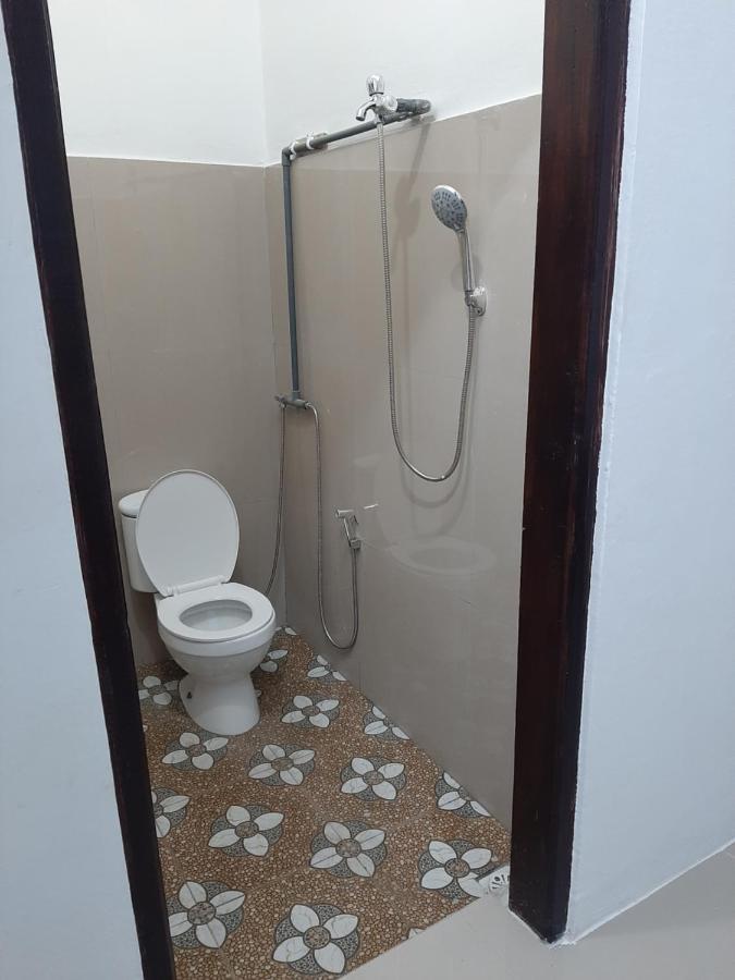 Riung Tiga Empat Tujuh Guesthouse Esterno foto