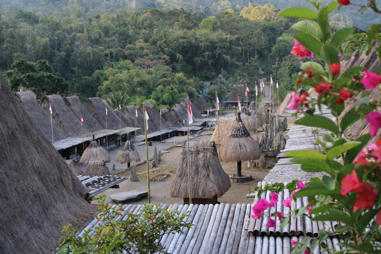 Riung Tiga Empat Tujuh Guesthouse Esterno foto